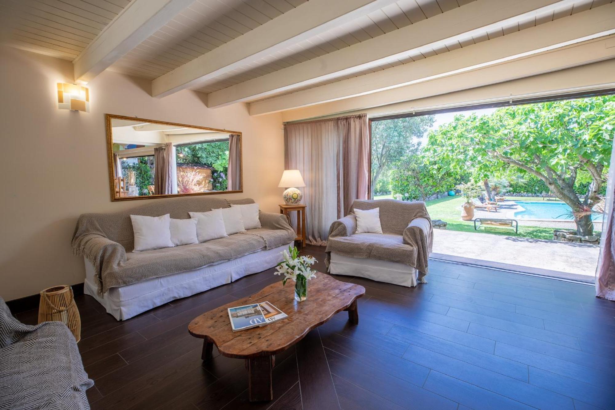 Villa Niloan Olbia Esterno foto