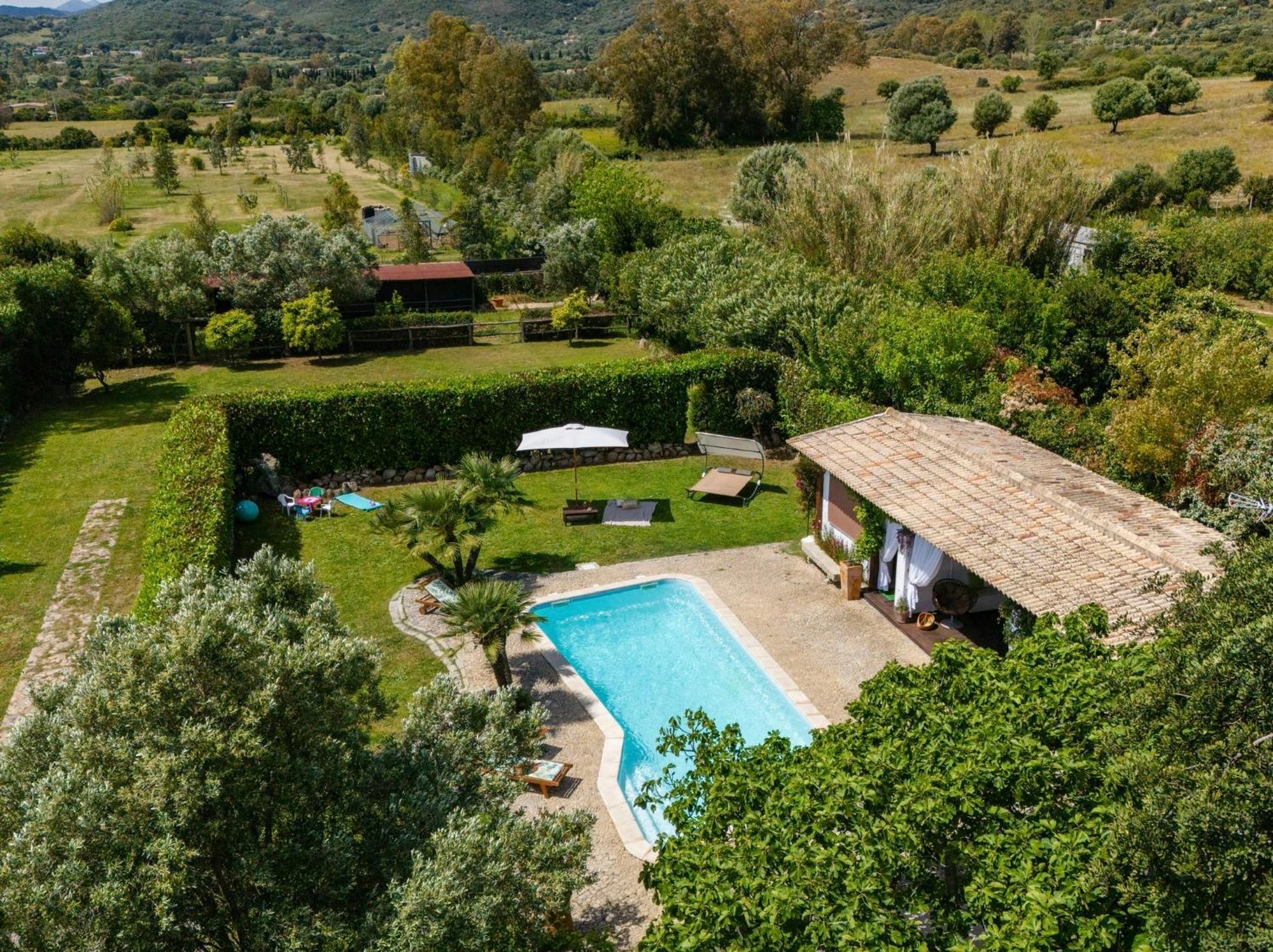 Villa Niloan Olbia Esterno foto